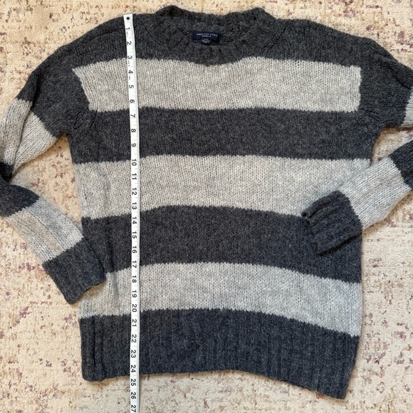 American Eagle Sweater - Picture 4 of 8
